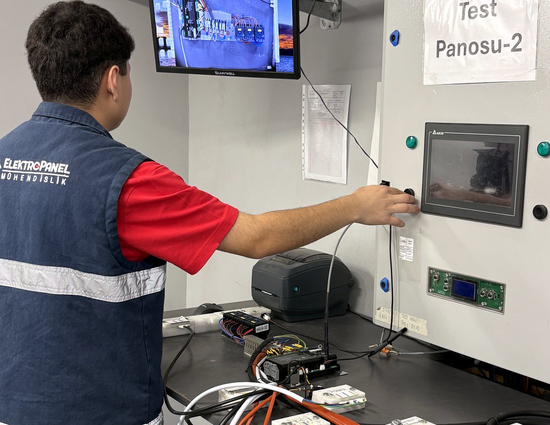 ElektroPanel üretim sahasında pano montaj hattı